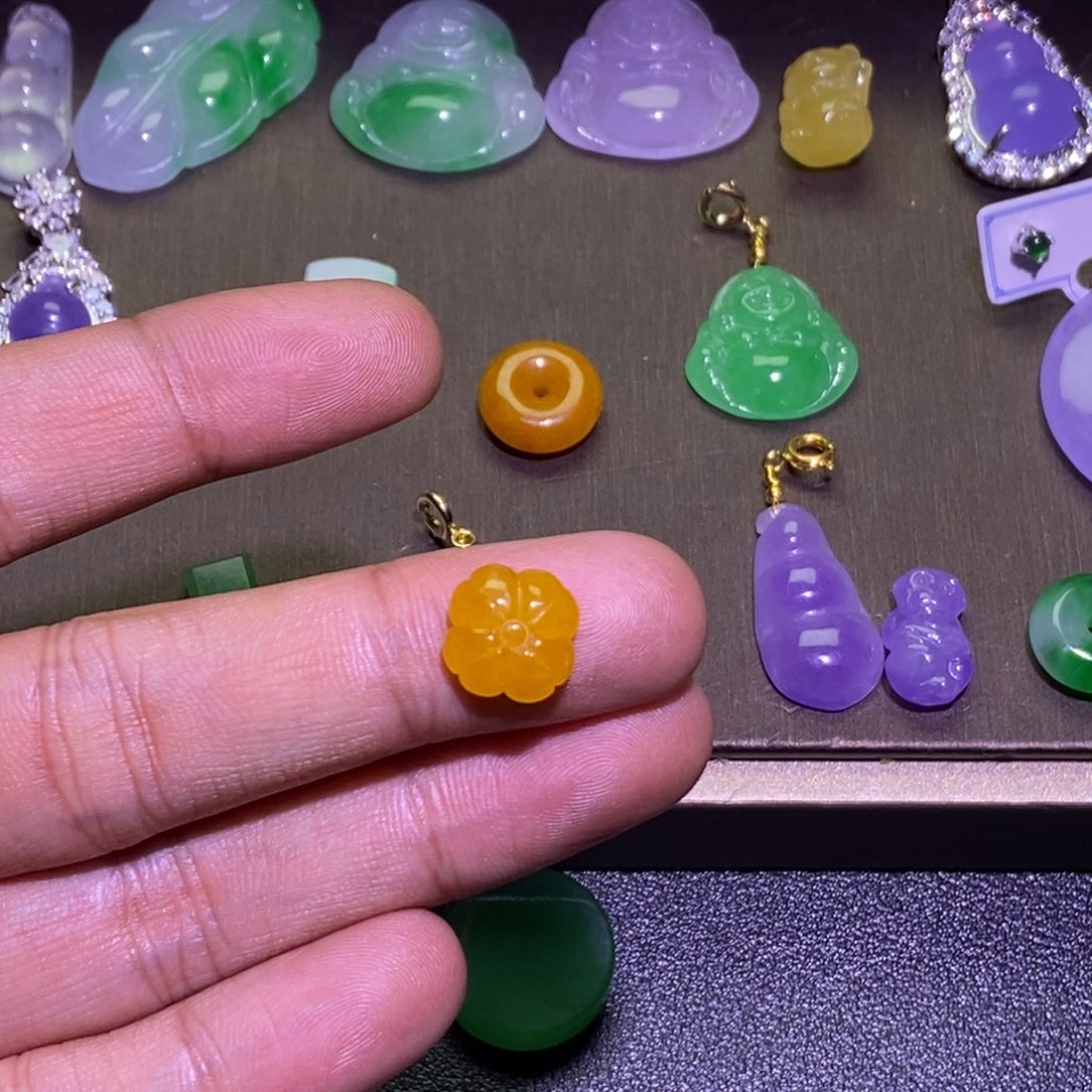 颈饰未镶嵌翡翠吊坠