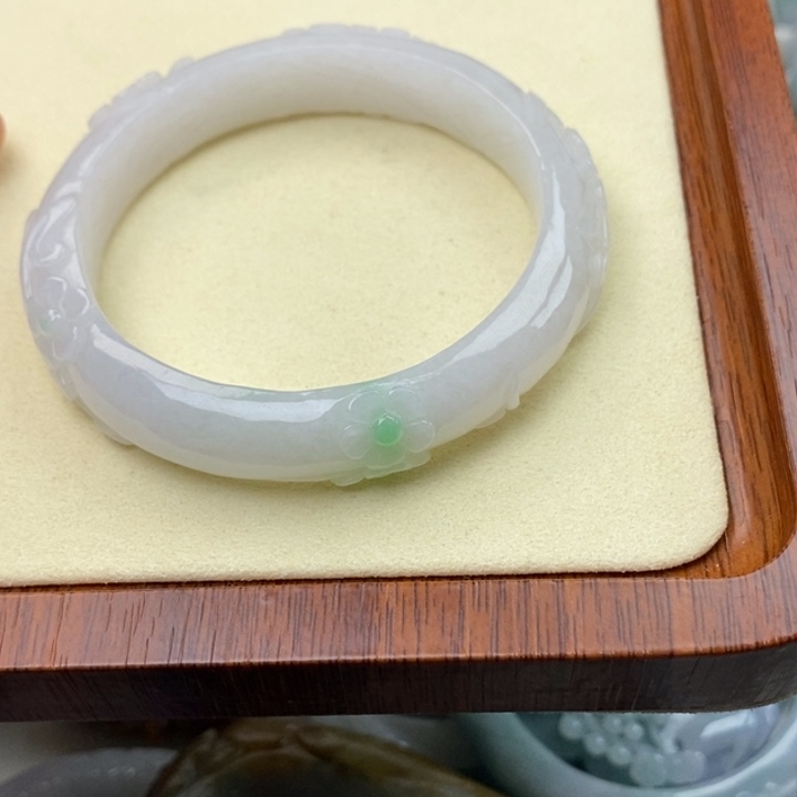 翡翠未镶嵌手镯58.8圈