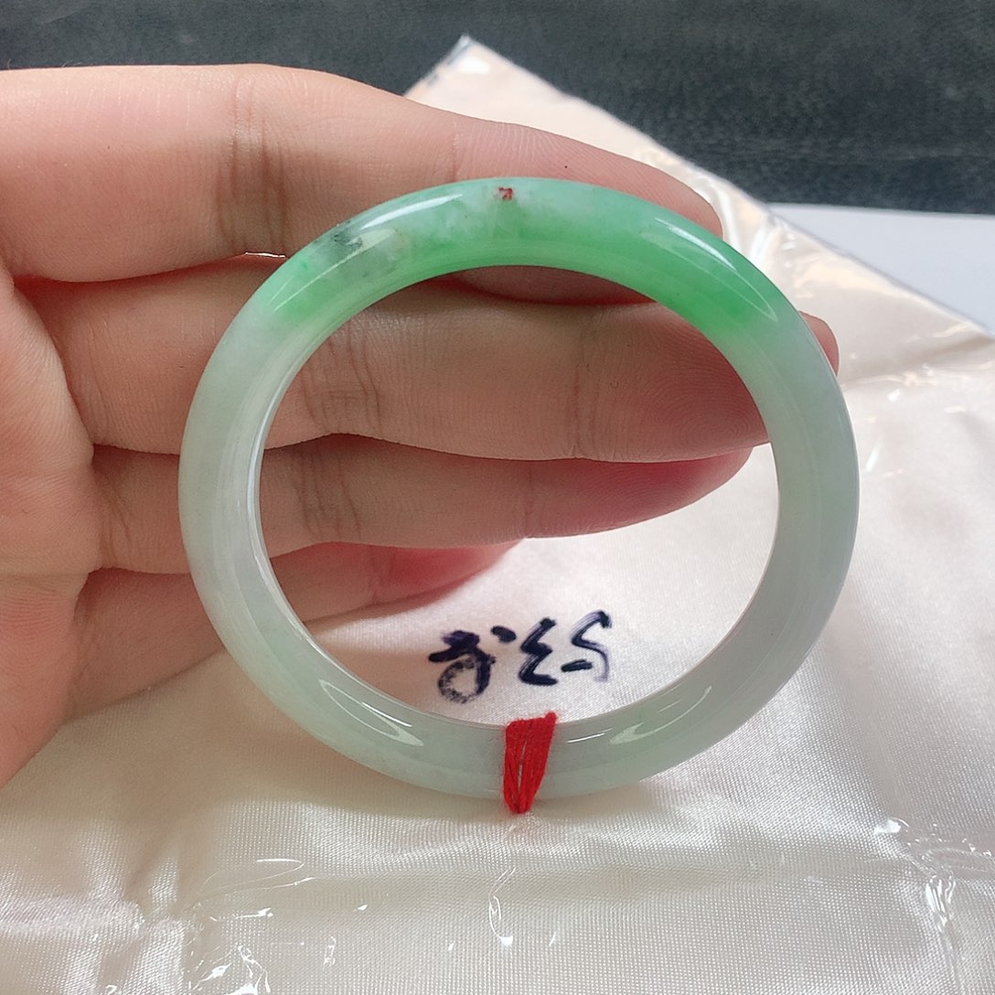 未镶嵌手镯（圆镯）翡翠380号