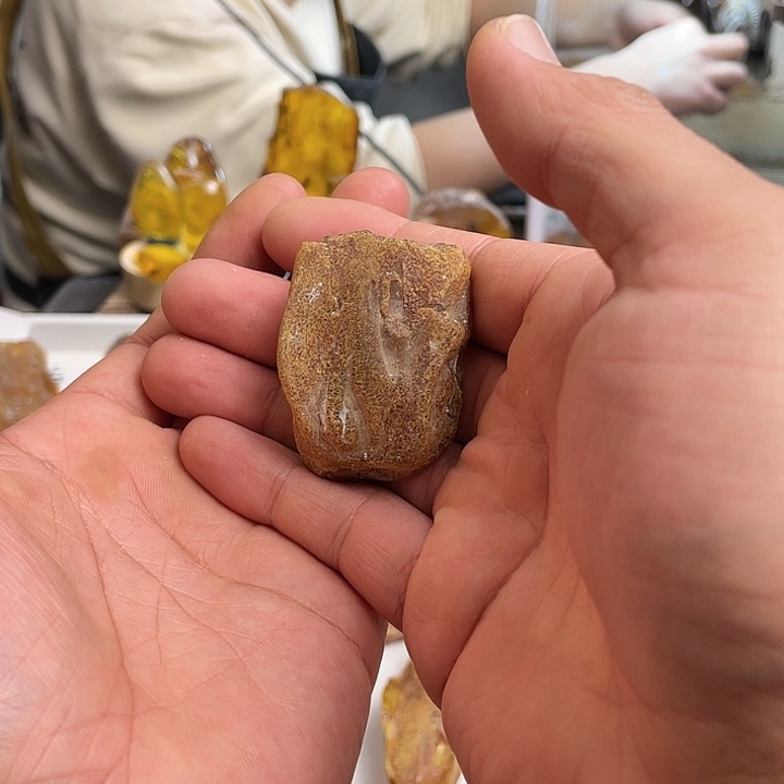 行***止定制琥珀未镶嵌天然琥珀蜜蜡