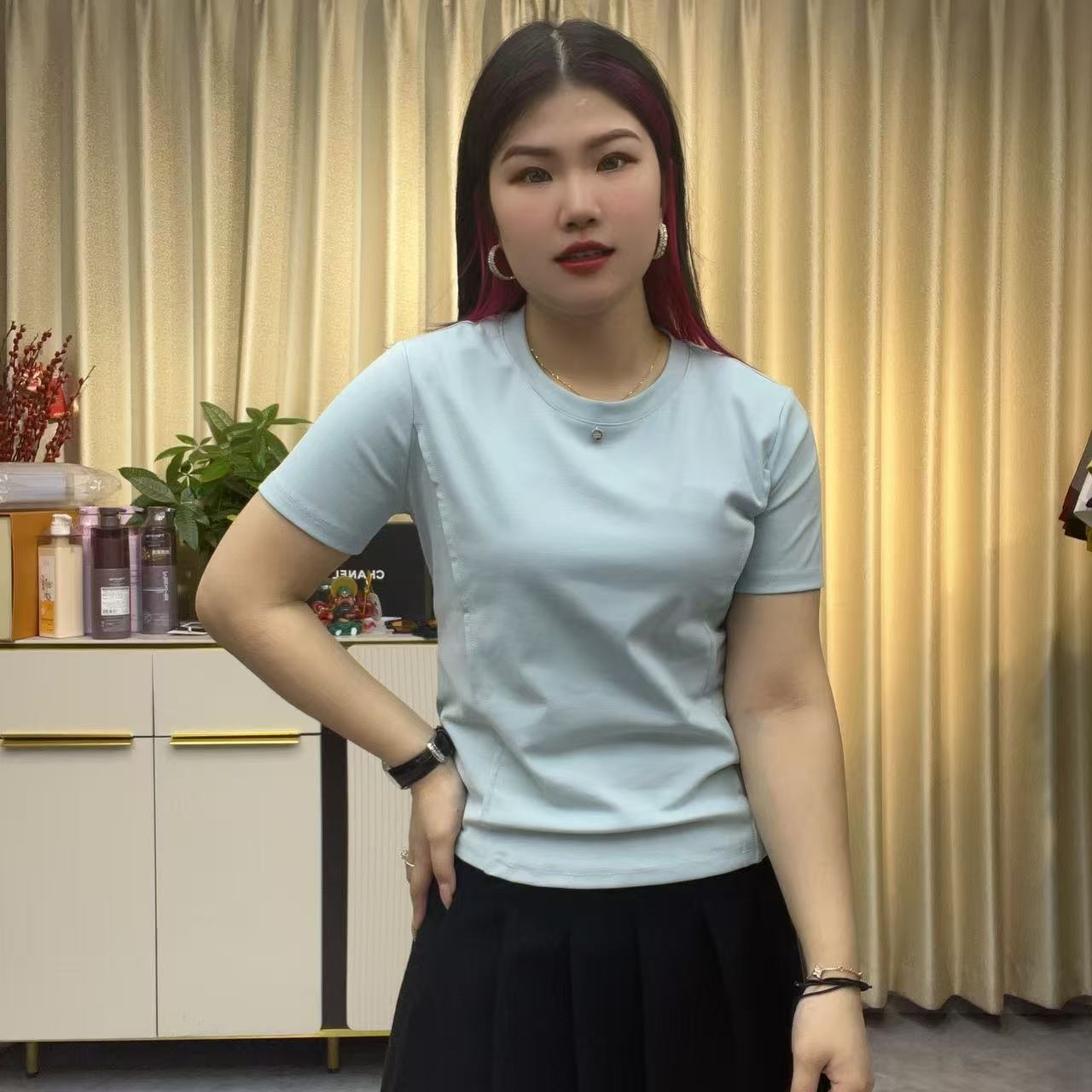 小鑫肝@现货浮力圆领鱼骨线后背拼蕾丝百搭T恤 2101