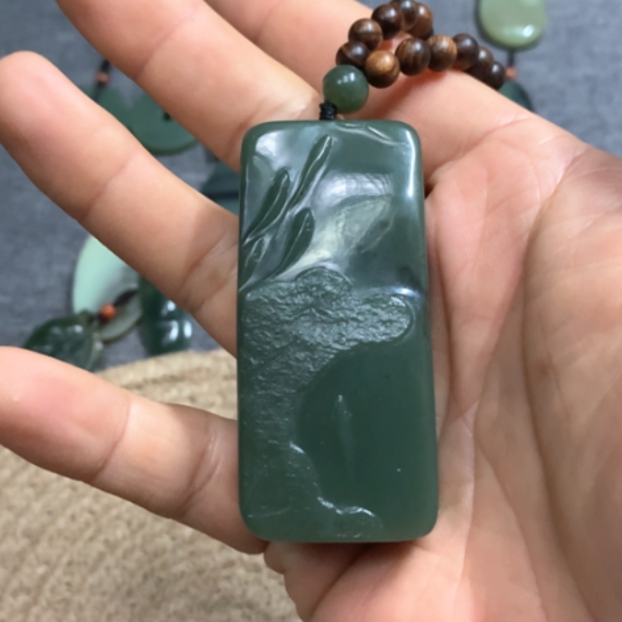【闪购商品】颈饰未镶嵌岫岩老玉（透闪石质玉）