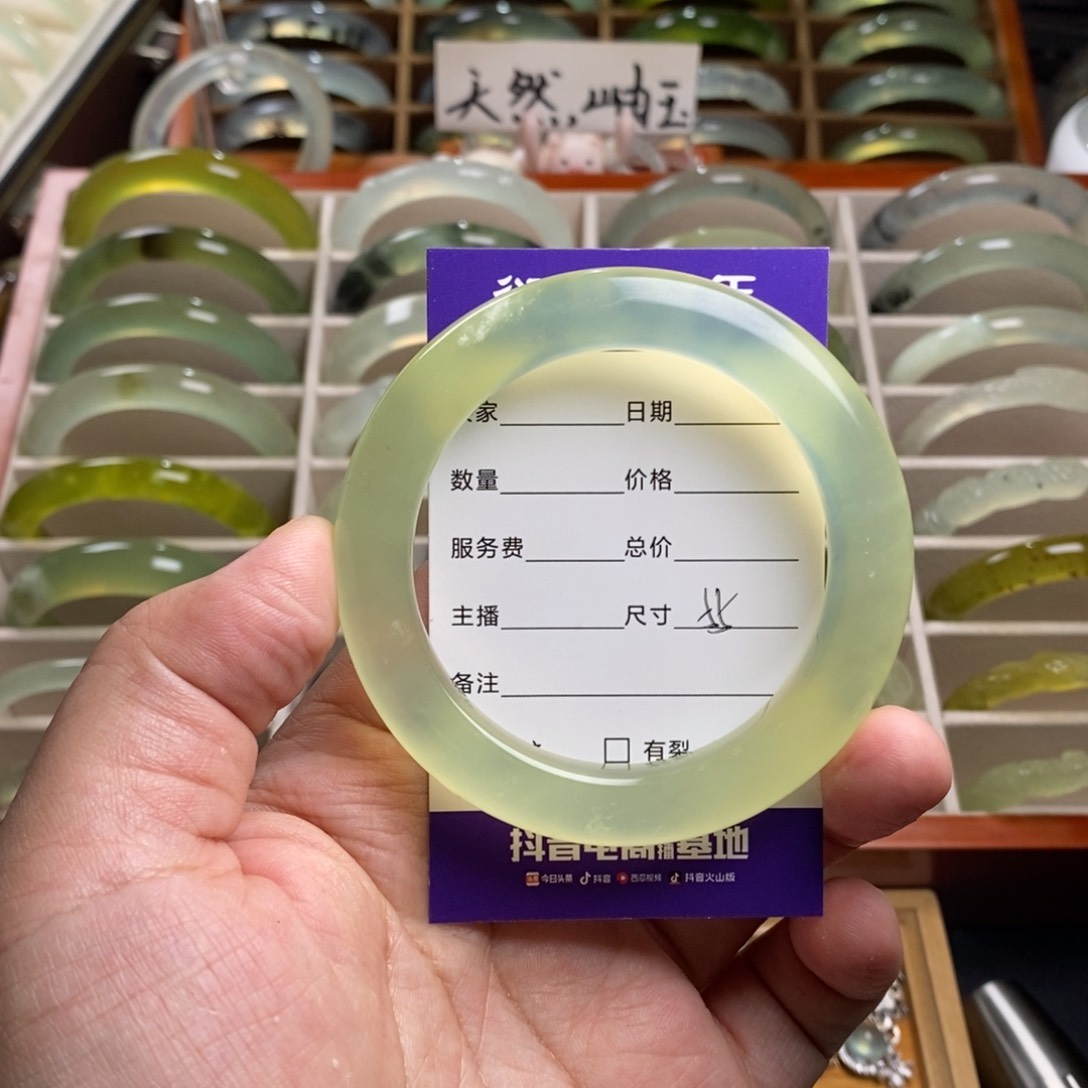 蛇纹石玉手镯未镶嵌睡**佛