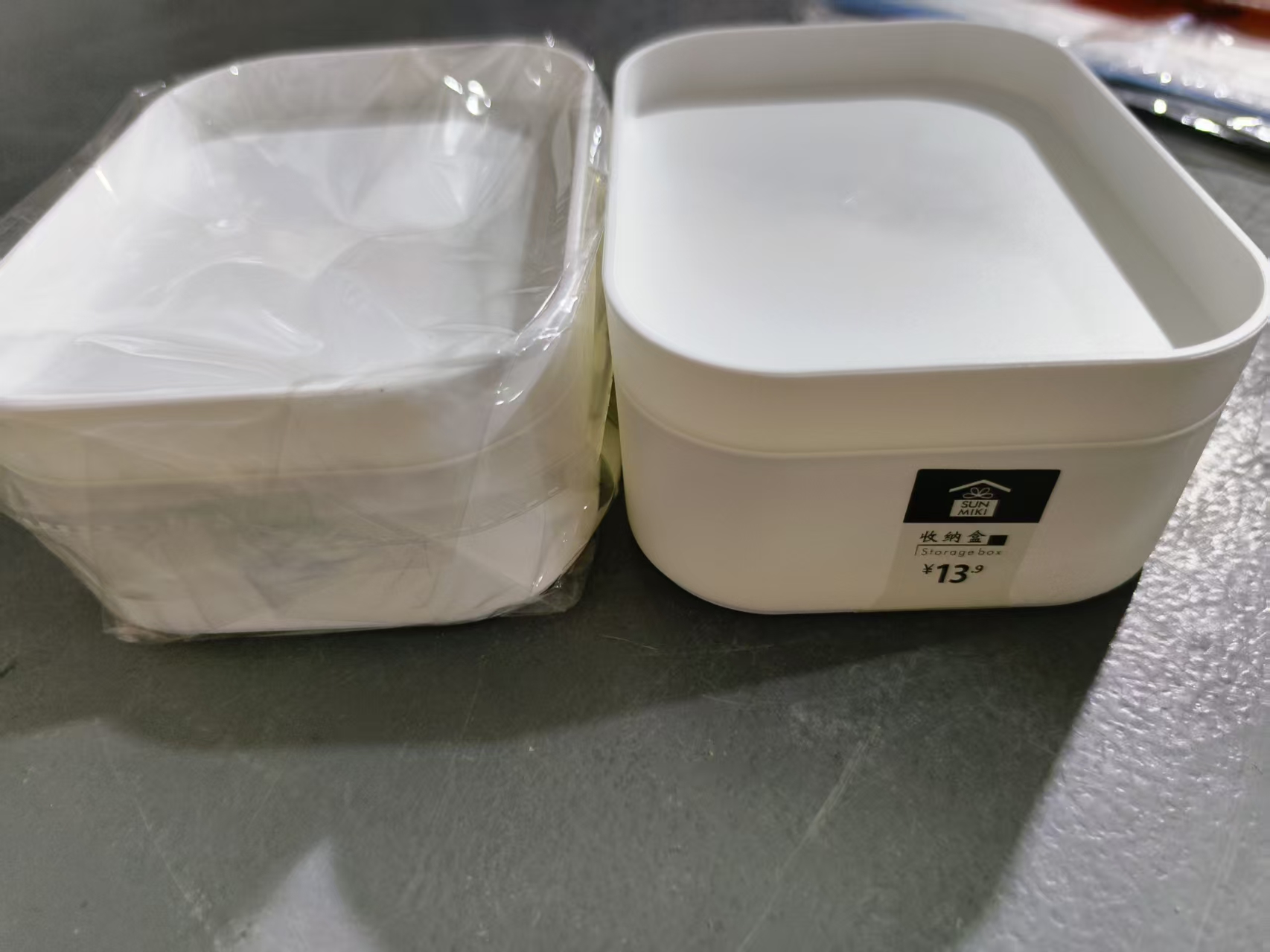 (拍一发三)白色带盖收纳盒加厚可叠加 