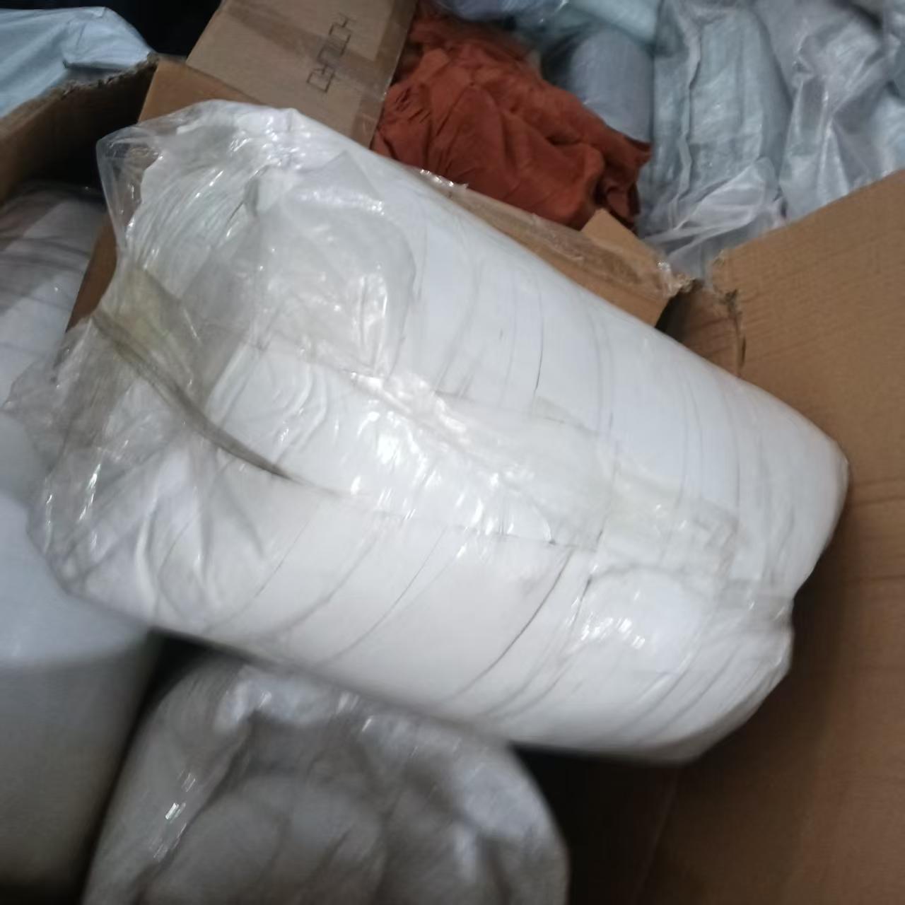 白色抱枕枕芯 约 发1个 
