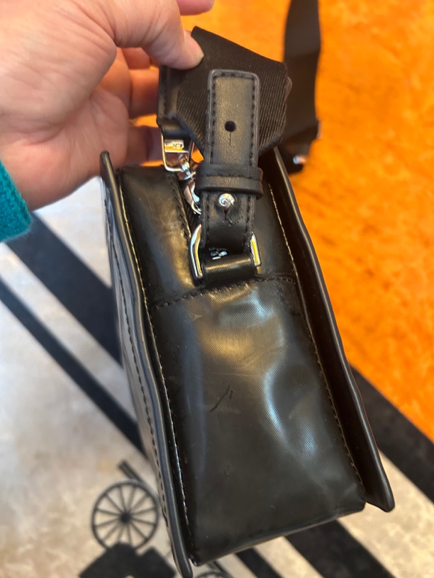 【特价不支持退换】潮流时尚百搭户外休闲斜挎包女款