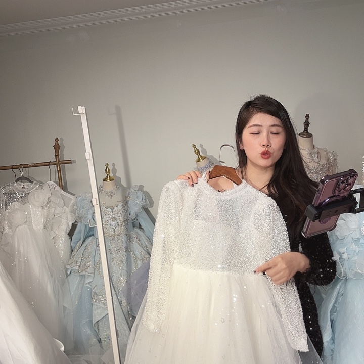 140儿童礼服额额额额额额额让人觉得