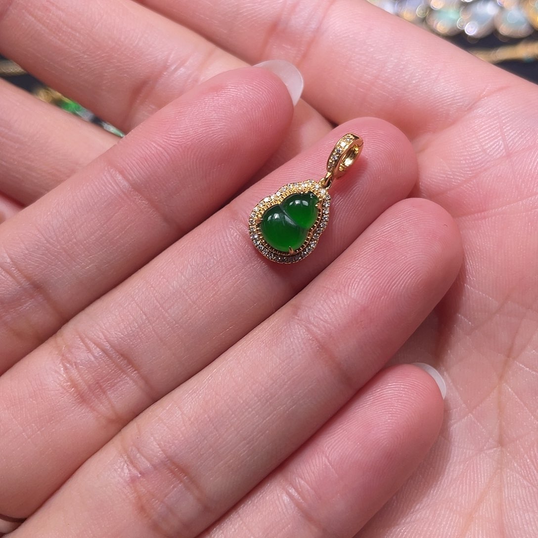 翡翠吊坠(不含链)18K金镶嵌