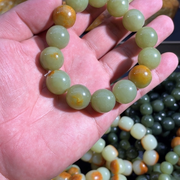 透闪石质玉手串未镶嵌