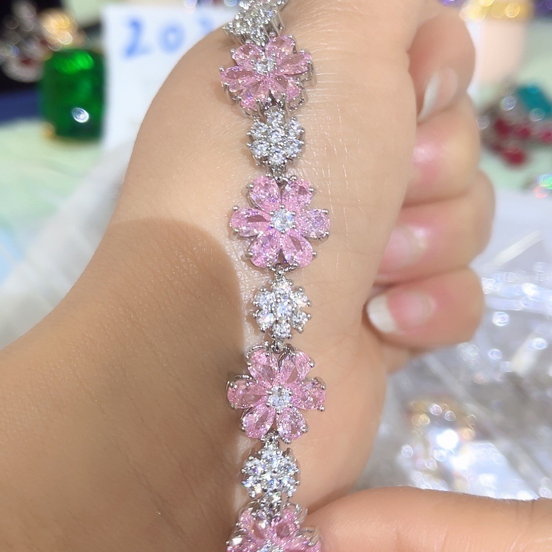 钨金璀璨夺目耀眼