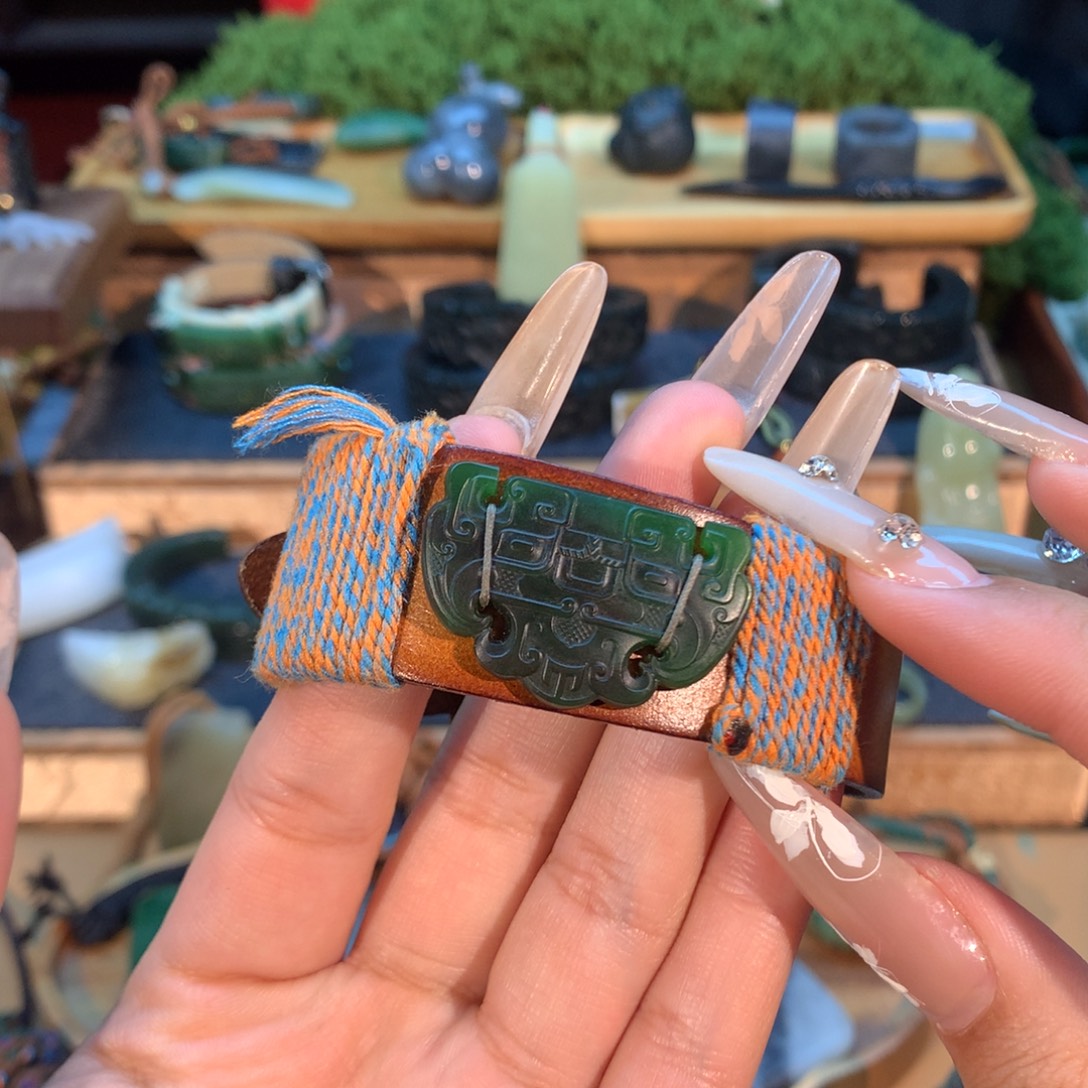 t***o和田玉（糖玉）未镶嵌挂件