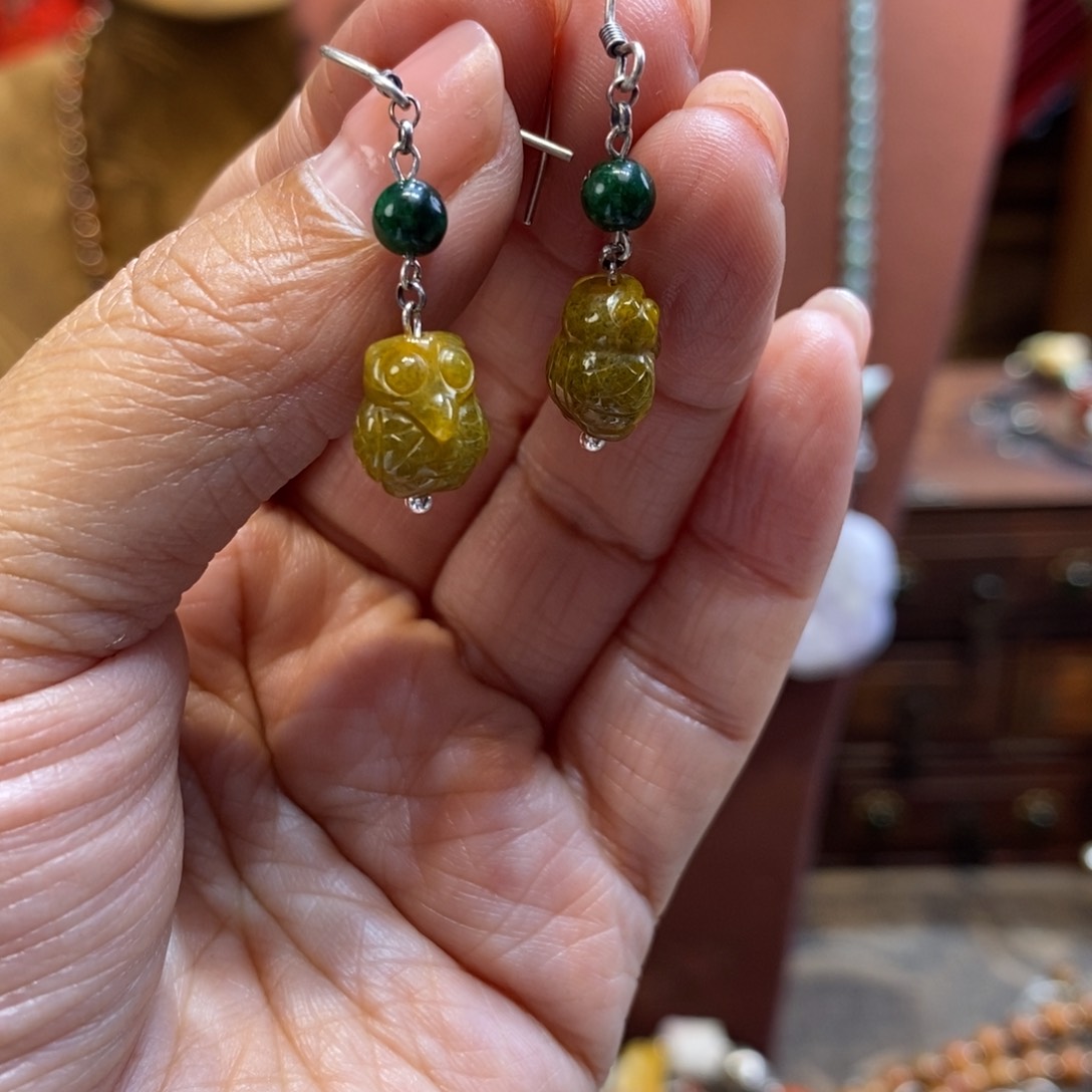 翡翠吊坠(赠链)未镶嵌