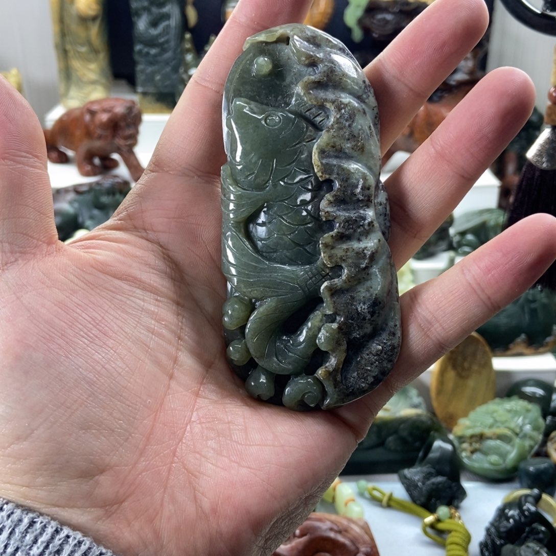 岫岩河磨玉（透闪石质玉）未镶嵌把件