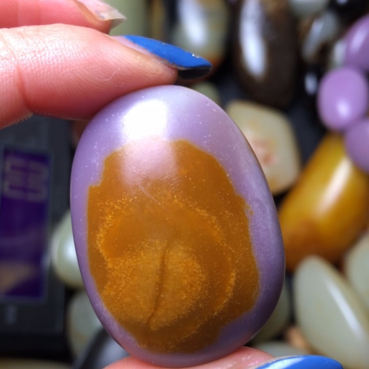 和田玉（翠青玉）未镶嵌珠宝奇石