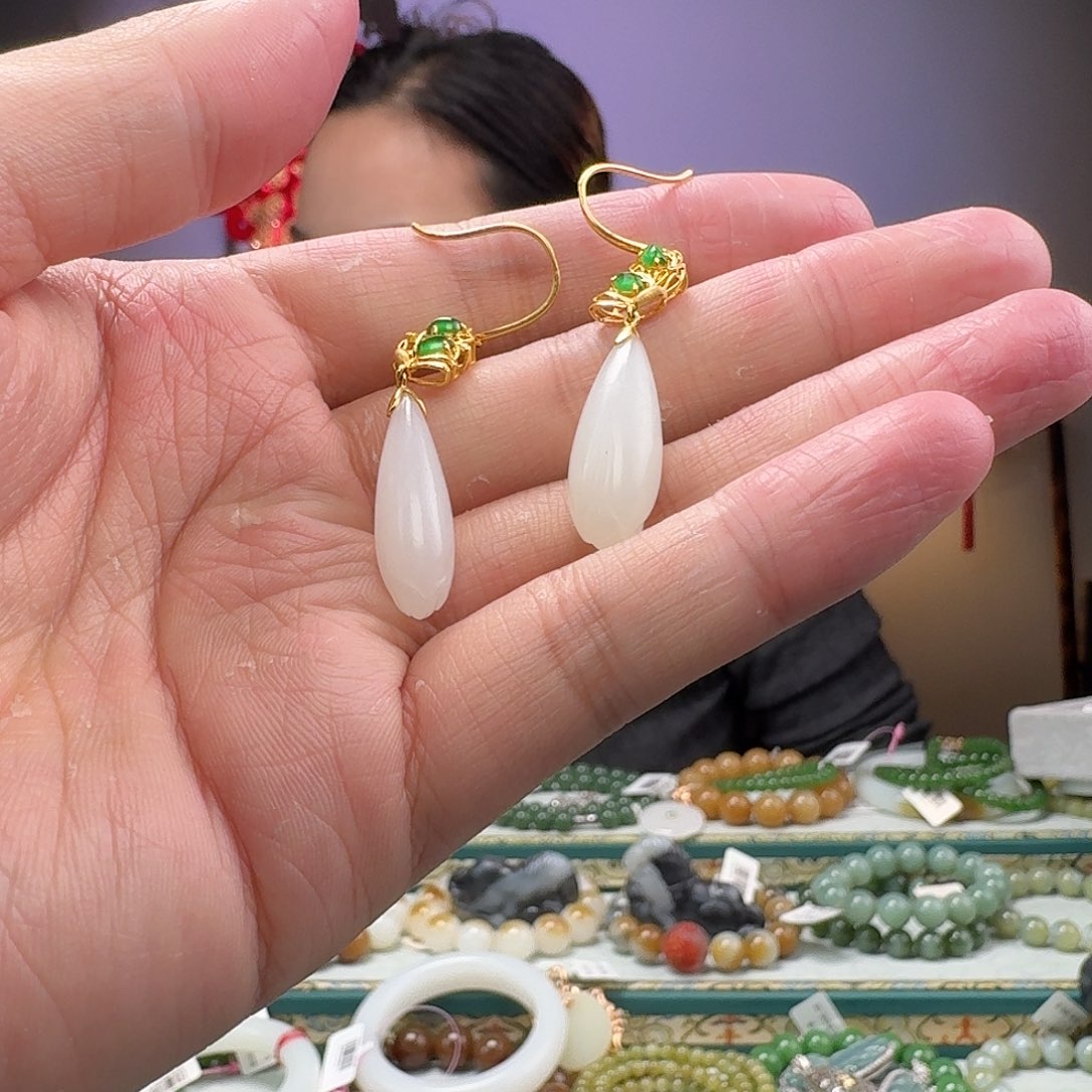 和田玉拍一发一18K金镶嵌