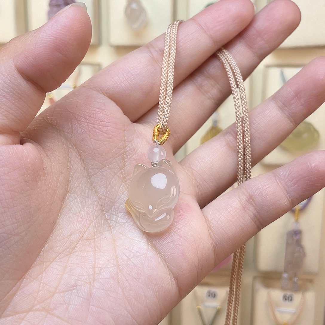 玛瑙/玉髓颈饰未镶嵌