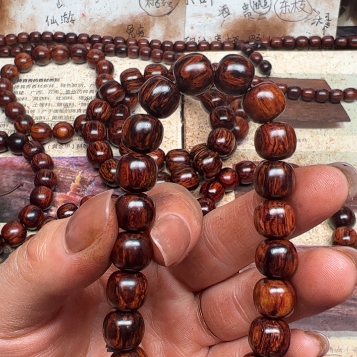 藤类海南红降10老型黑金底天花板