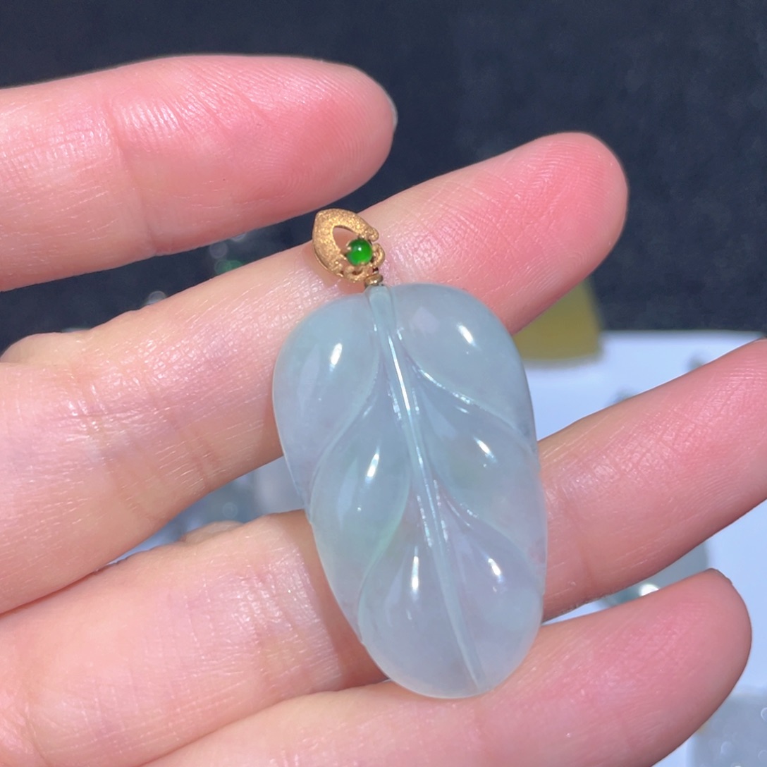 翡翠颈饰18K金镶嵌翡翠