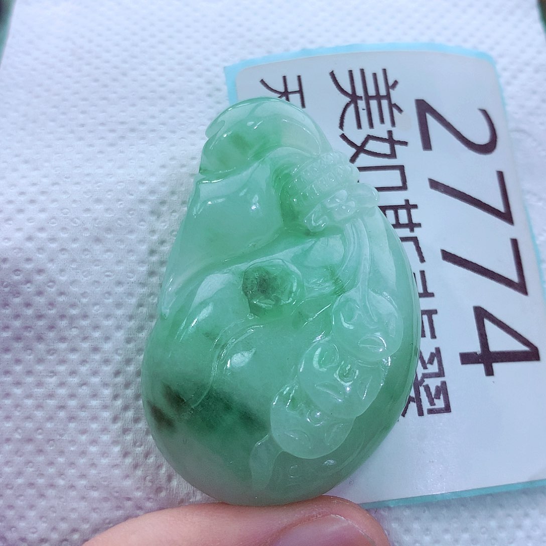 吊坠(不含链)未镶嵌翡翠