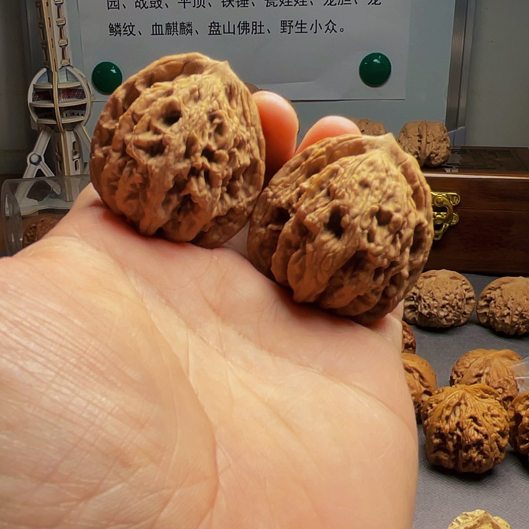 猴头核桃把件麦穗虎头39尺