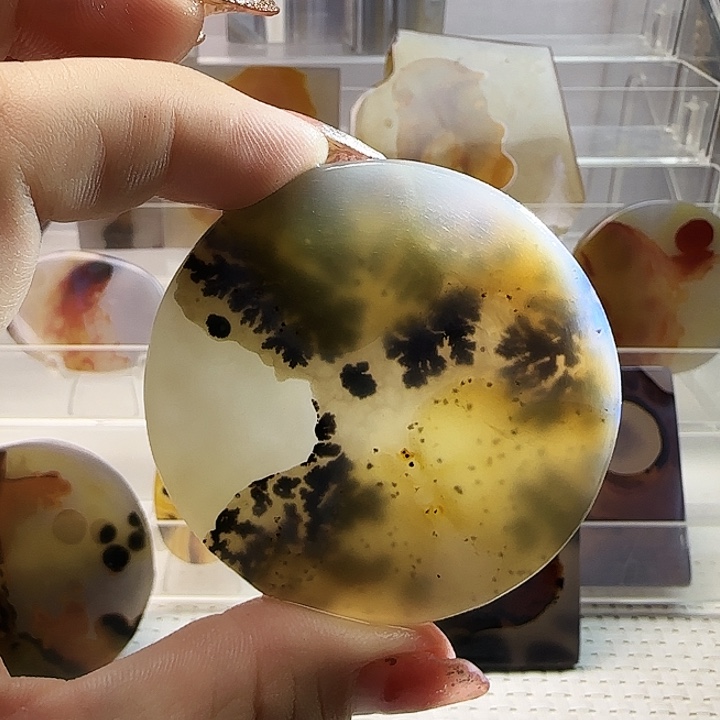 玛瑙/玉髓未镶嵌珠宝奇石