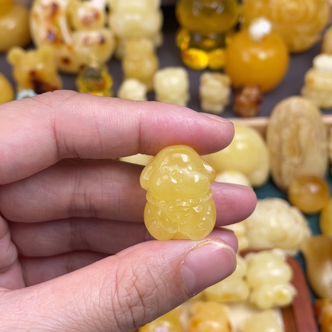 琥珀裸石未镶嵌蜜蜡