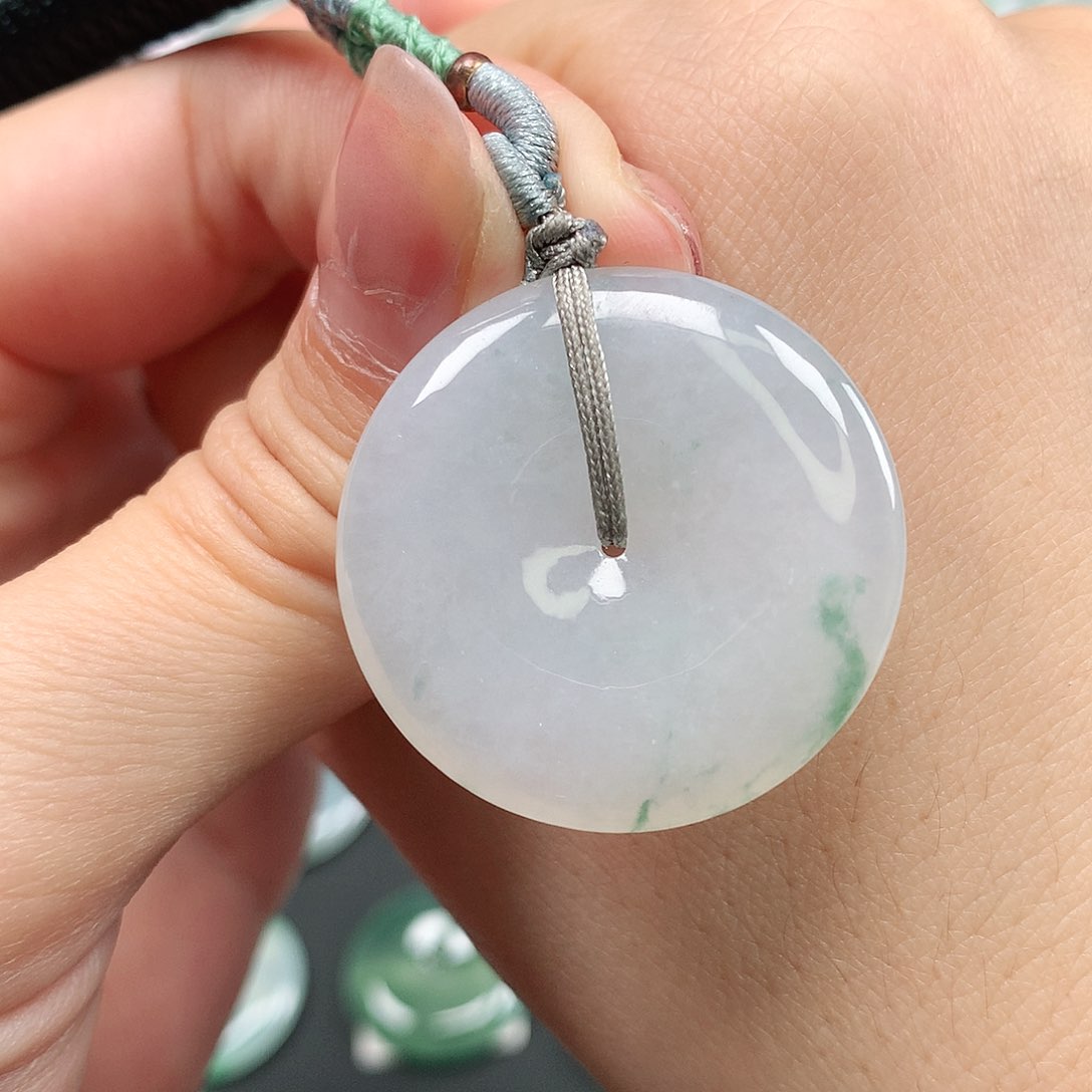 翡翠颈饰未镶嵌平安