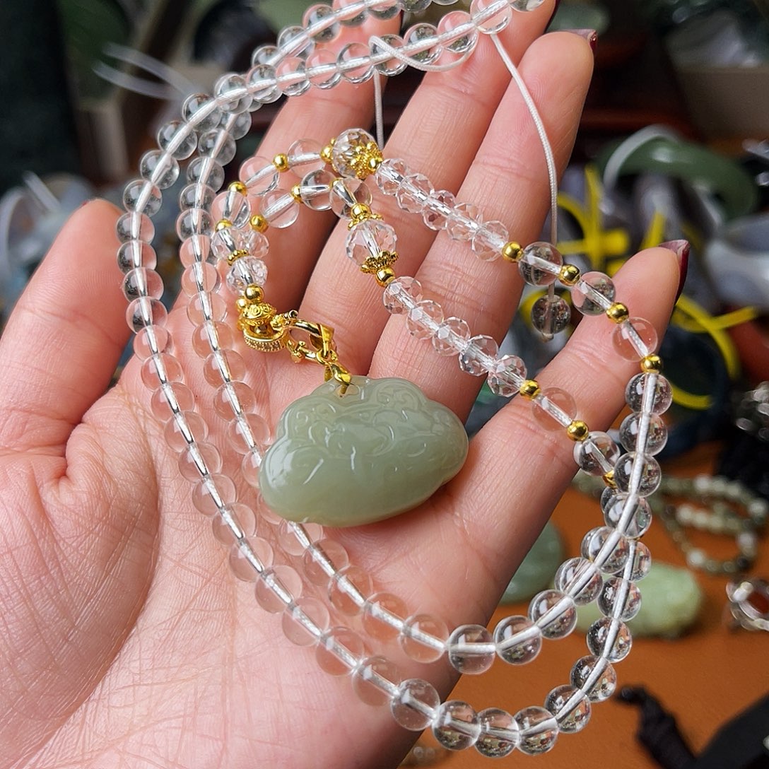 蛇纹石玉未镶嵌颈饰