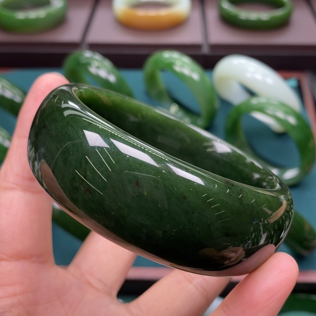 和田玉（碧玉）未镶嵌手镯6364