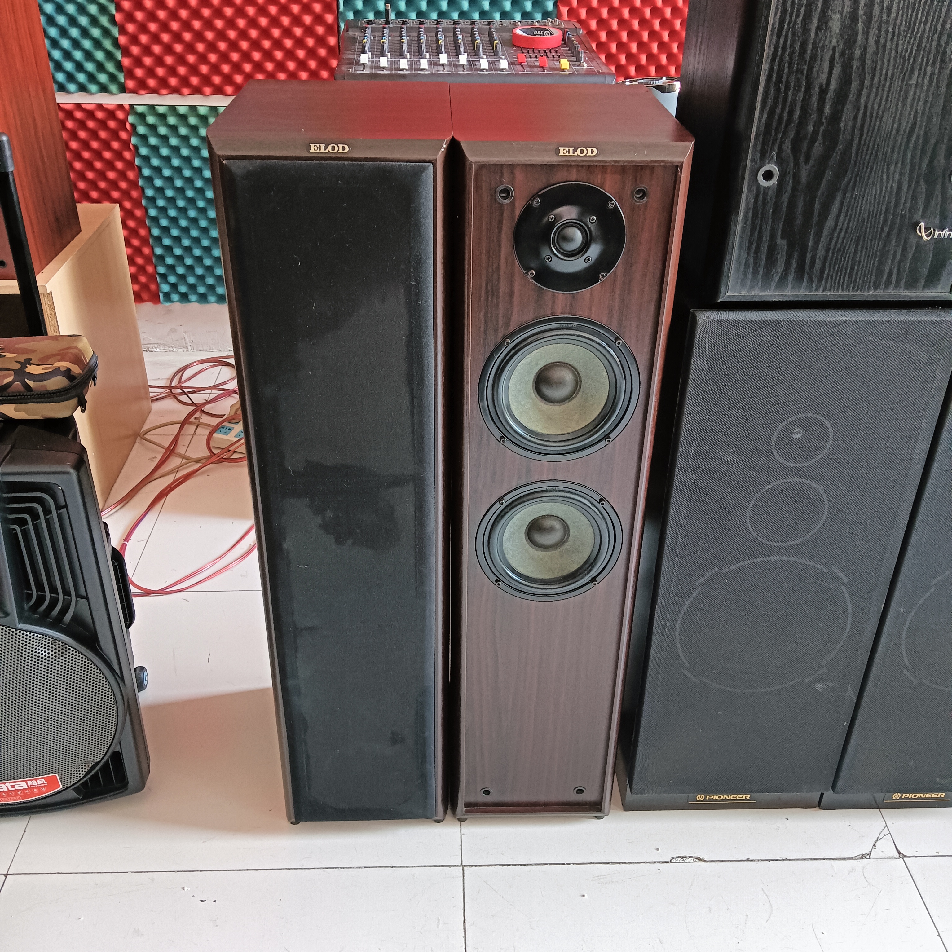 二手丹麦伊律家庭影院设备，高音不原装。不包邮，运费自理