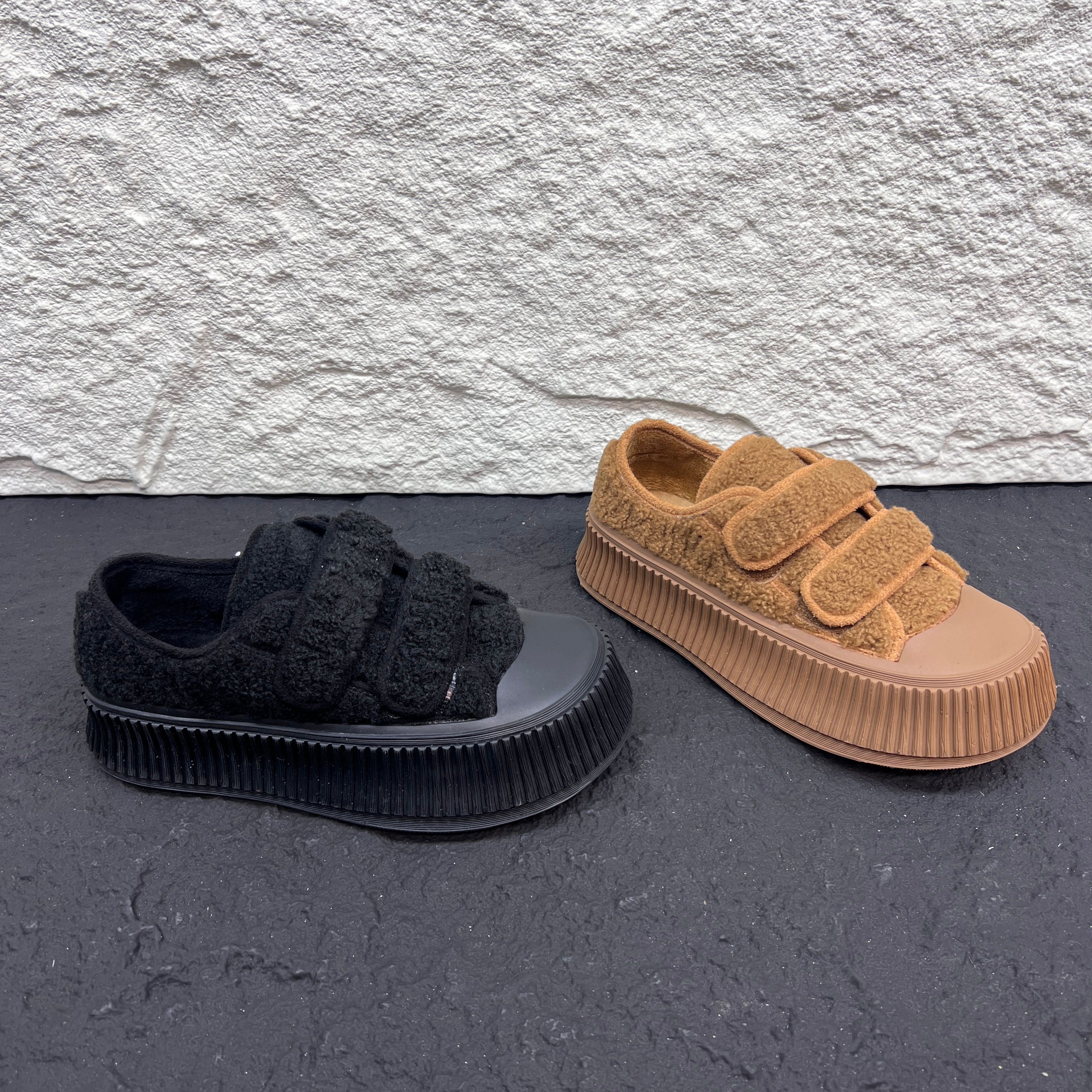 冬季新款魔术贴加绒板鞋防水厚底百搭简约休闲ins女鞋X检716-6