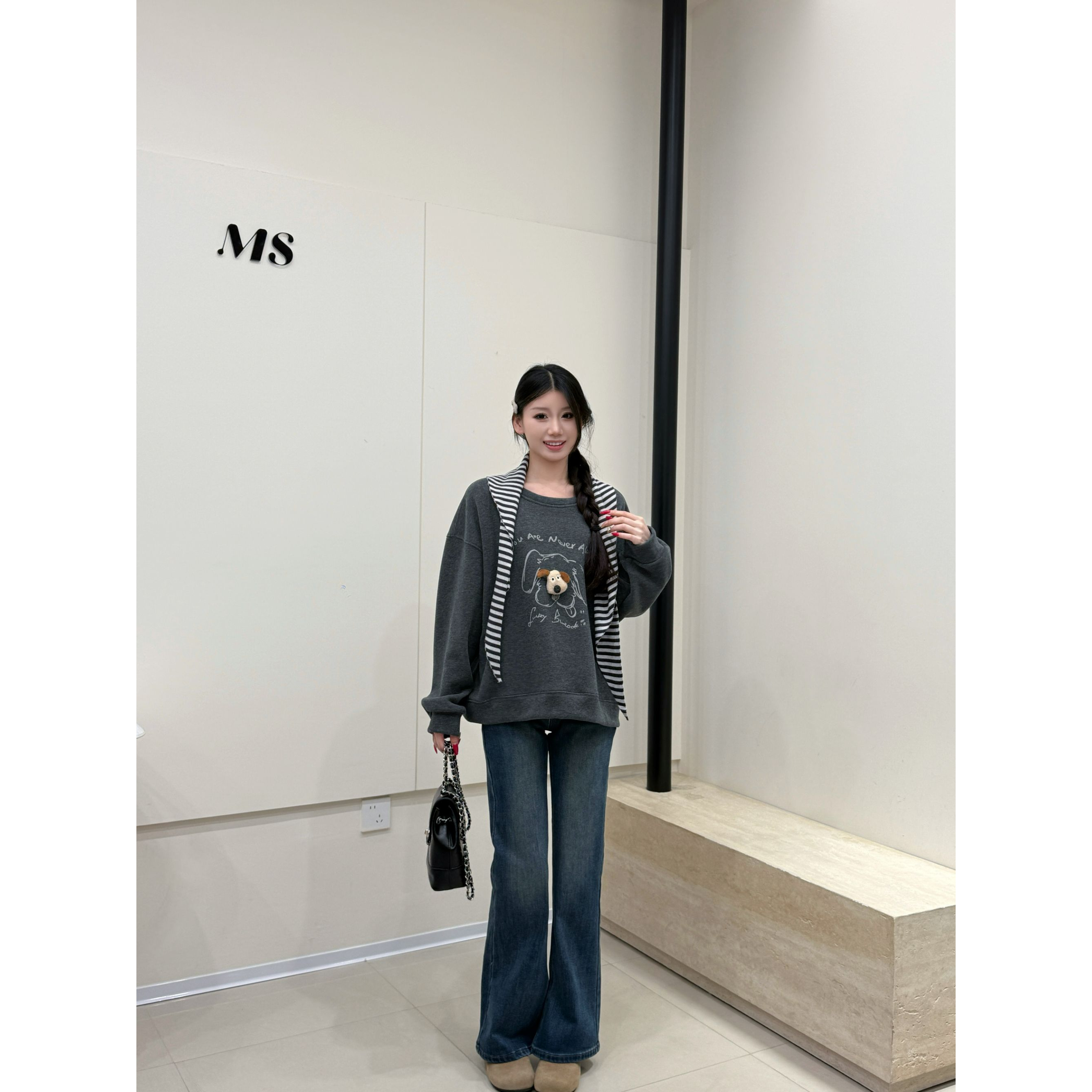 韩系宽松百搭显瘦减龄舒适配披肩加绒卫衣2025冬新款