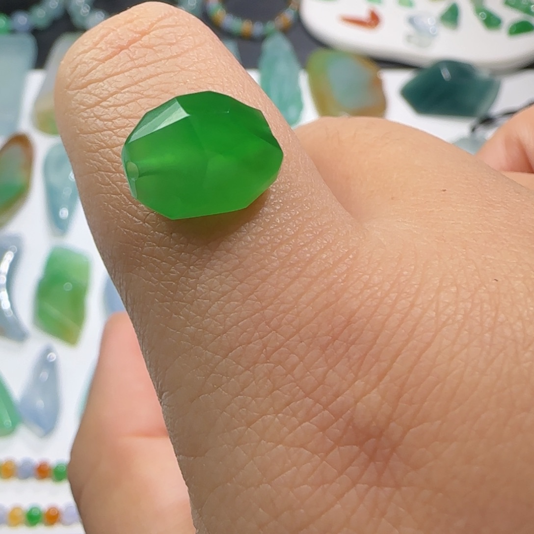 定制翡翠未镶嵌材料