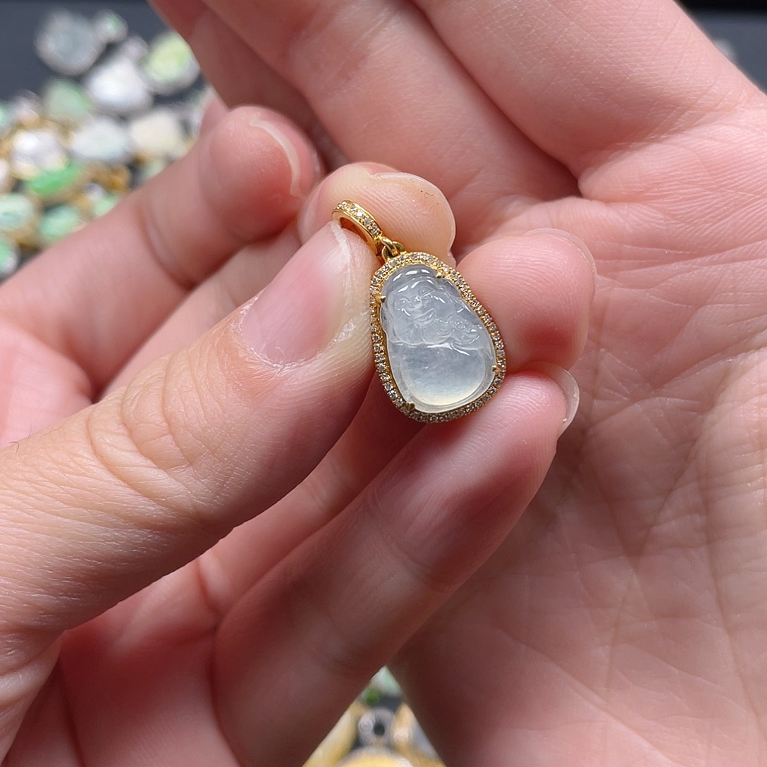 翡翠颈饰18K金镶嵌晒****丽天然翡翠18kA货