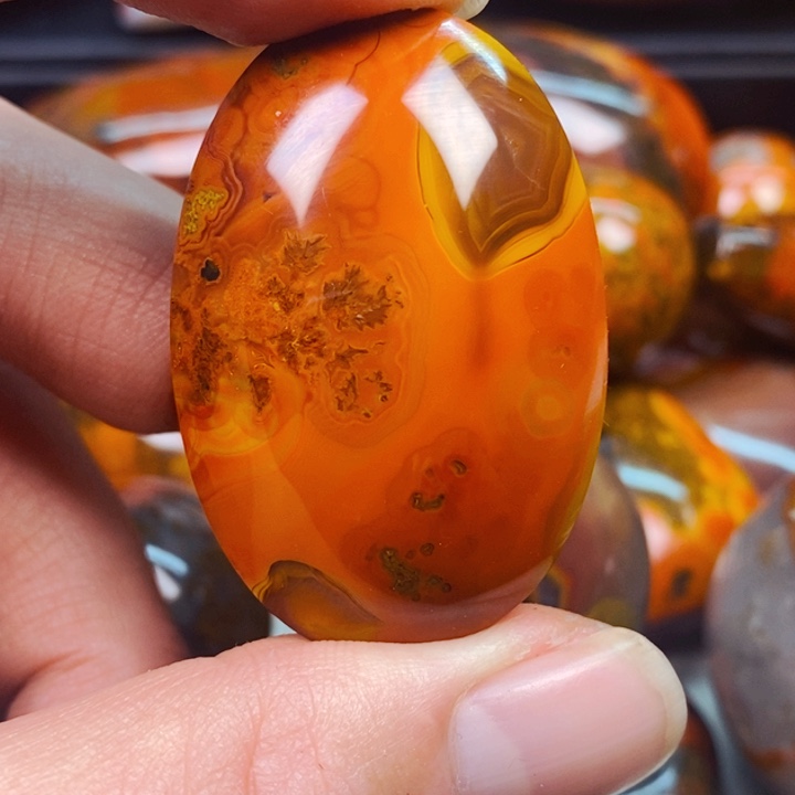 自***￥玛瑙/玉髓未镶嵌玛瑙