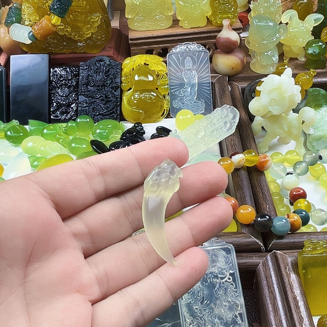 岫玉未镶嵌吊坠(不含链)