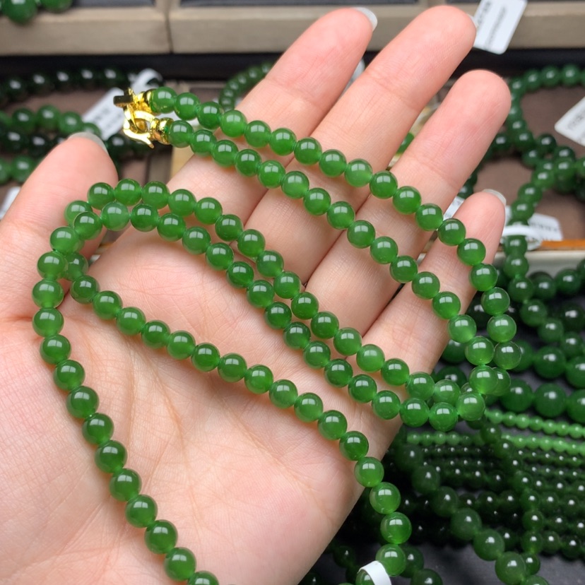 【闪购商品】颈饰未镶嵌和田玉（碧玉）哟****?