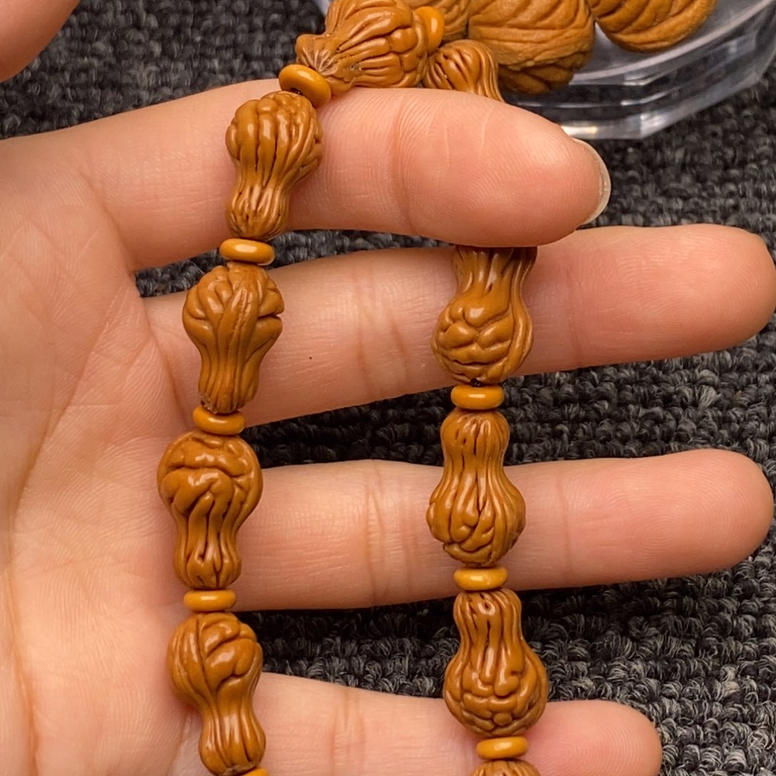 秦岭山脉龙纹桃核 58