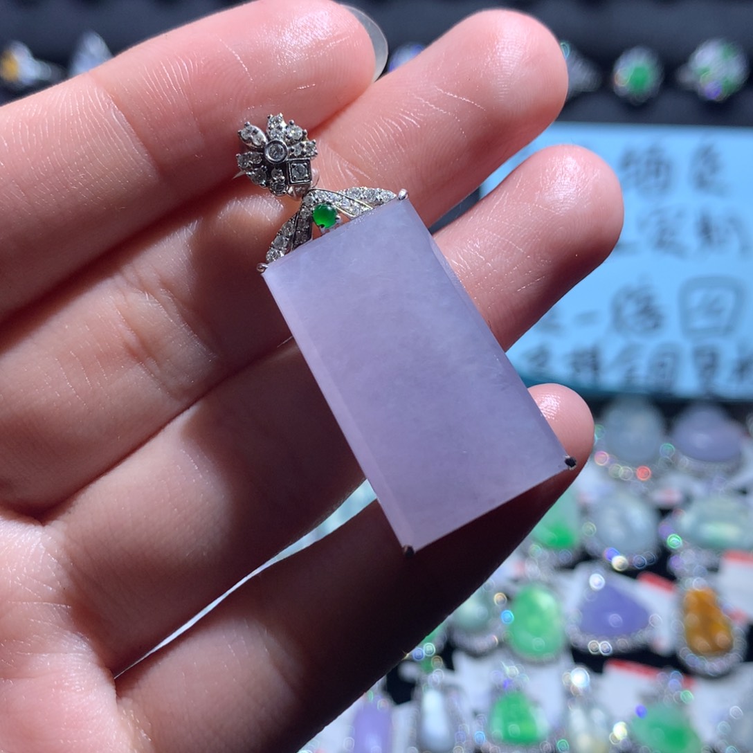 翡翠颈饰18K金镶嵌天然翡翠