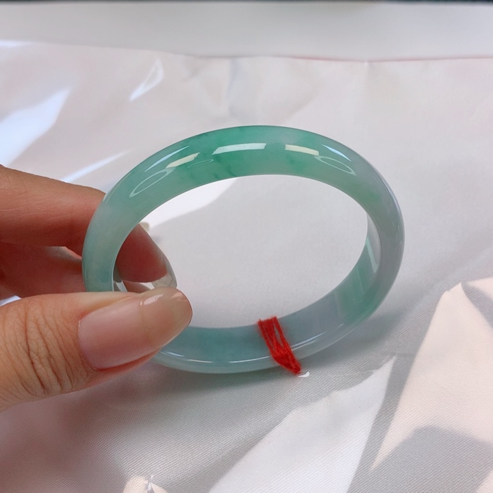 翡翠手镯（贵妃镯）未镶嵌