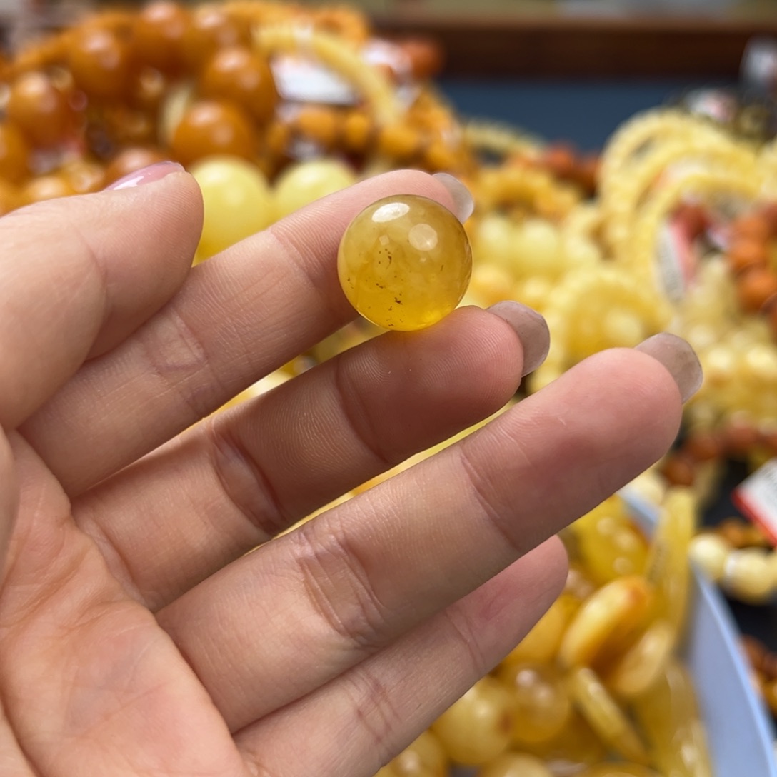 未镶嵌琥珀珠宝奇石