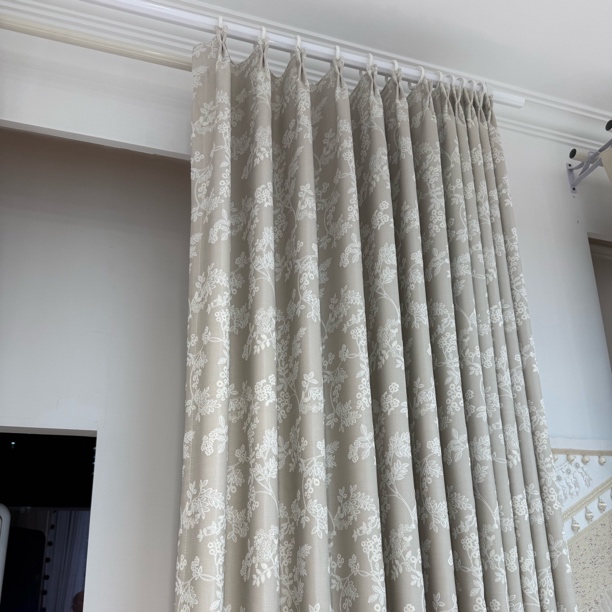 美家 高端窗帘遮光高级感法式雪尼尔高精密2025高温定型奶茶灰