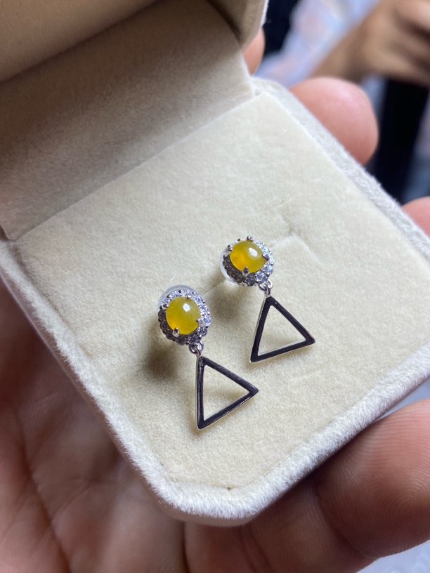 缅甸天然翡翠冰黄翡耳钉