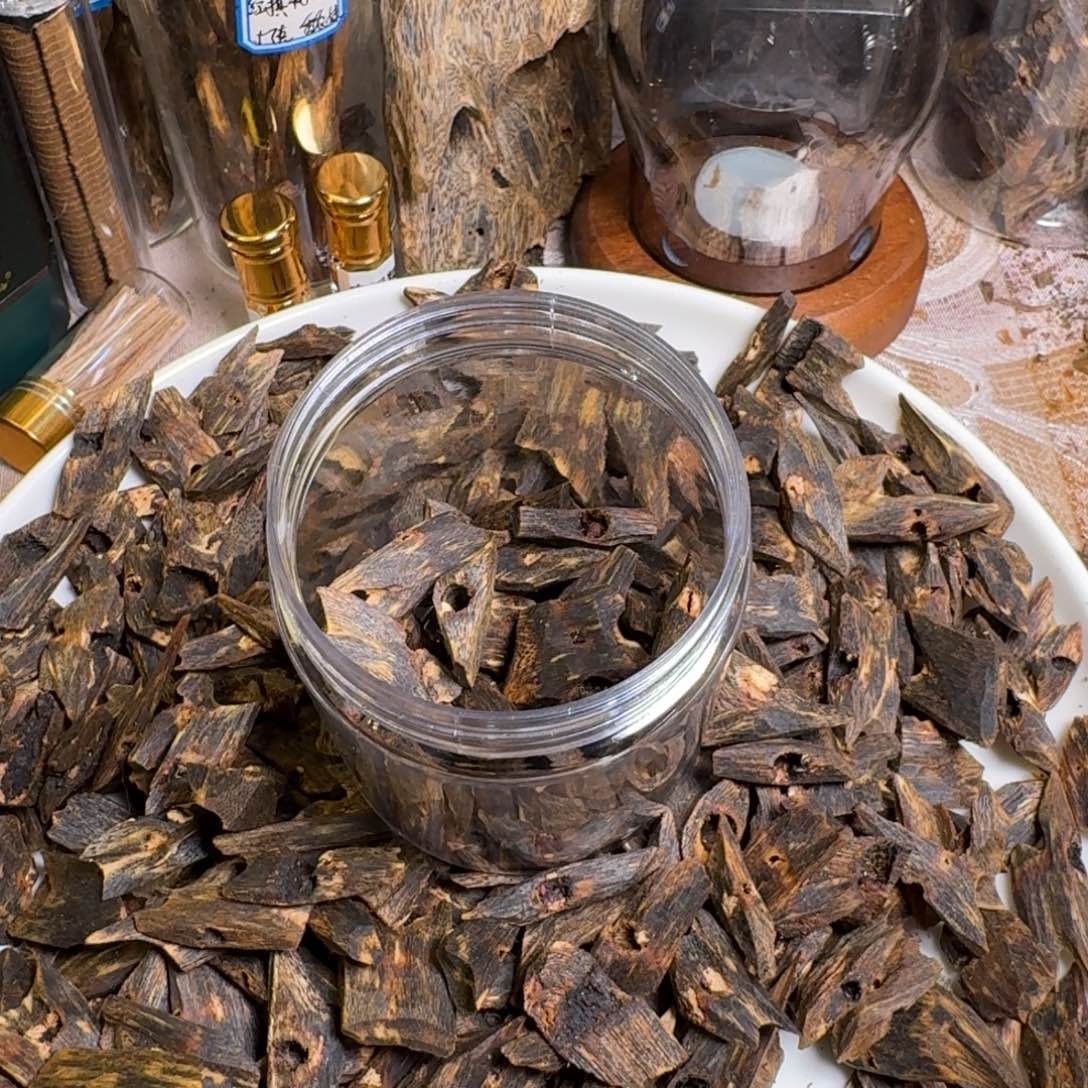 萌***楠木绿香蓝宝石淳化原材料 31