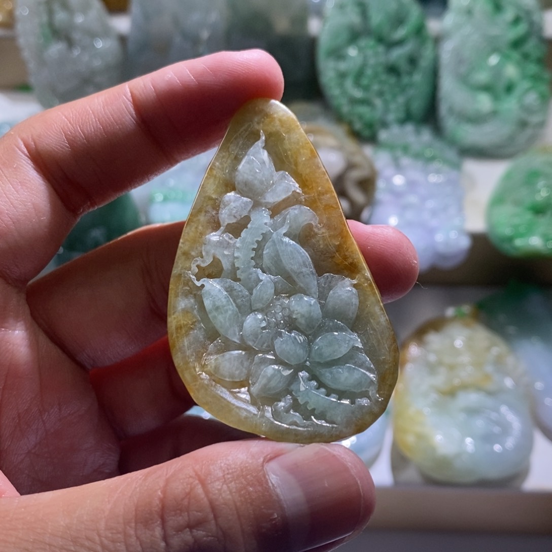【闪购商品】翡翠颈饰未镶嵌莲花