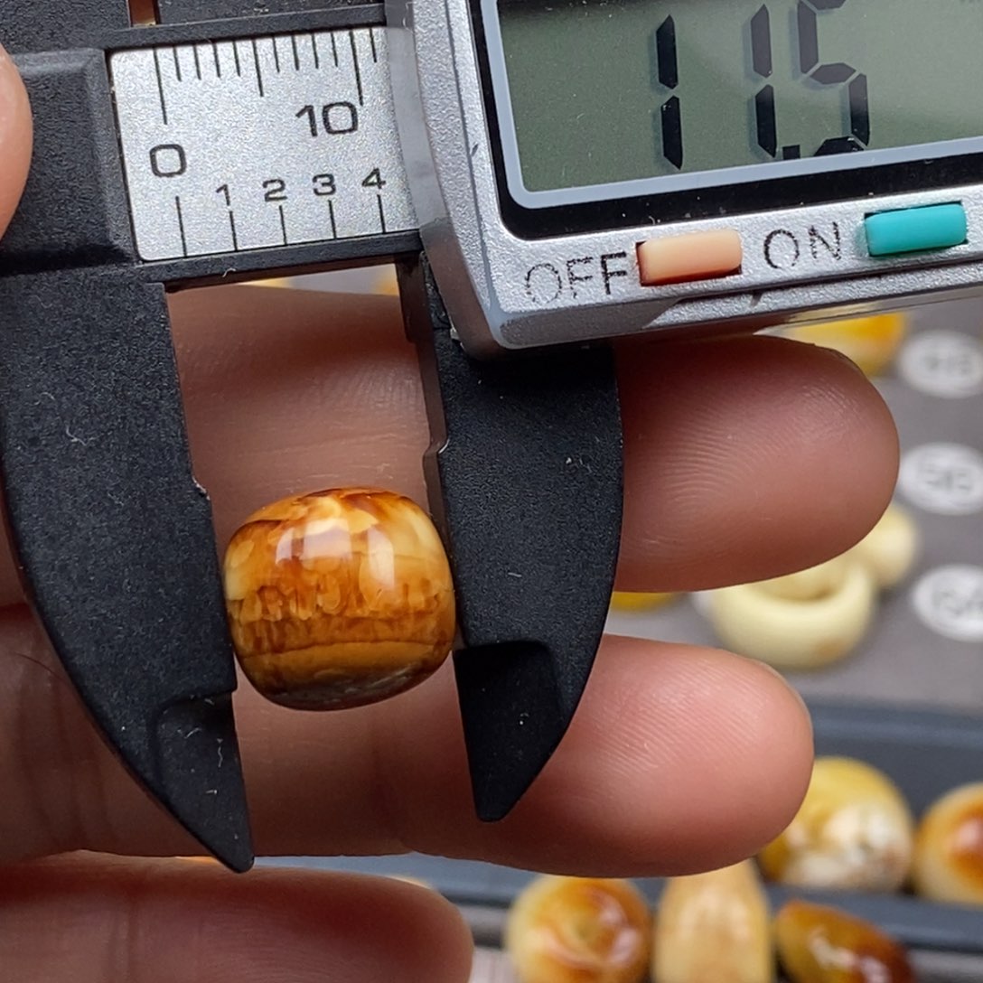 琥珀未镶嵌耳饰老型