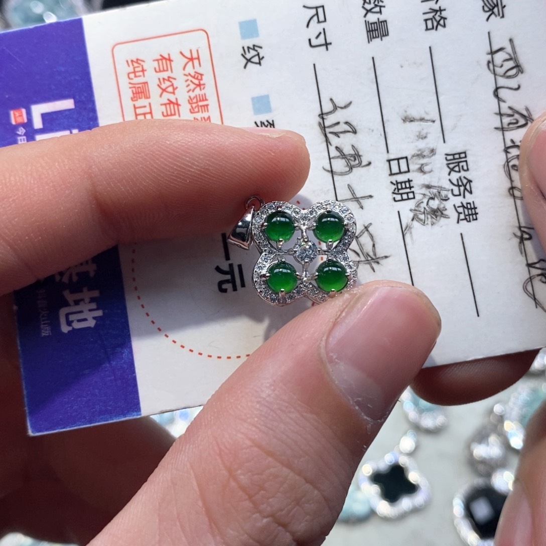 翡翠颈饰银S925镶嵌翡翠