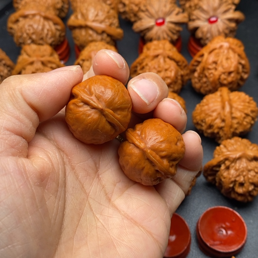 【闪购商品】文玩核桃把件瓷娃娃