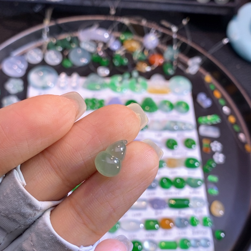 【闪购商品】翡翠挂件未镶嵌葫芦