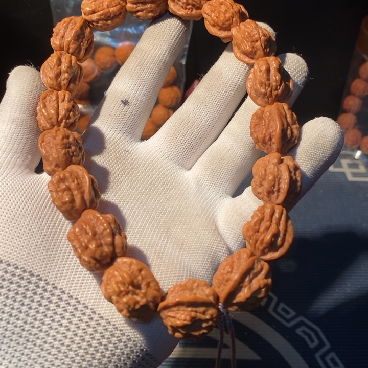 文玩核桃手串……77